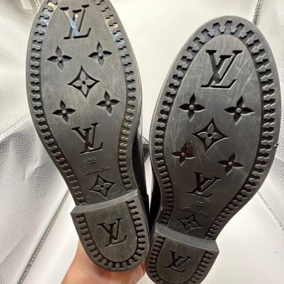LOUIS VUITTON RAIN BOOTS - Picture 7 of 7